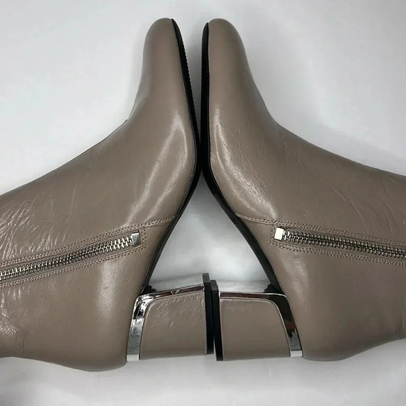 DKNY Womens Crosbi Leather Block Heel Ankle Boots NWOT size 10m in gray - Picture 6 of 10